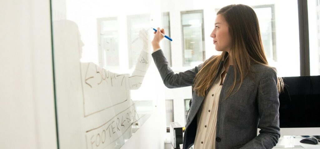 4 Strategies to Be an Ace Negotiator
